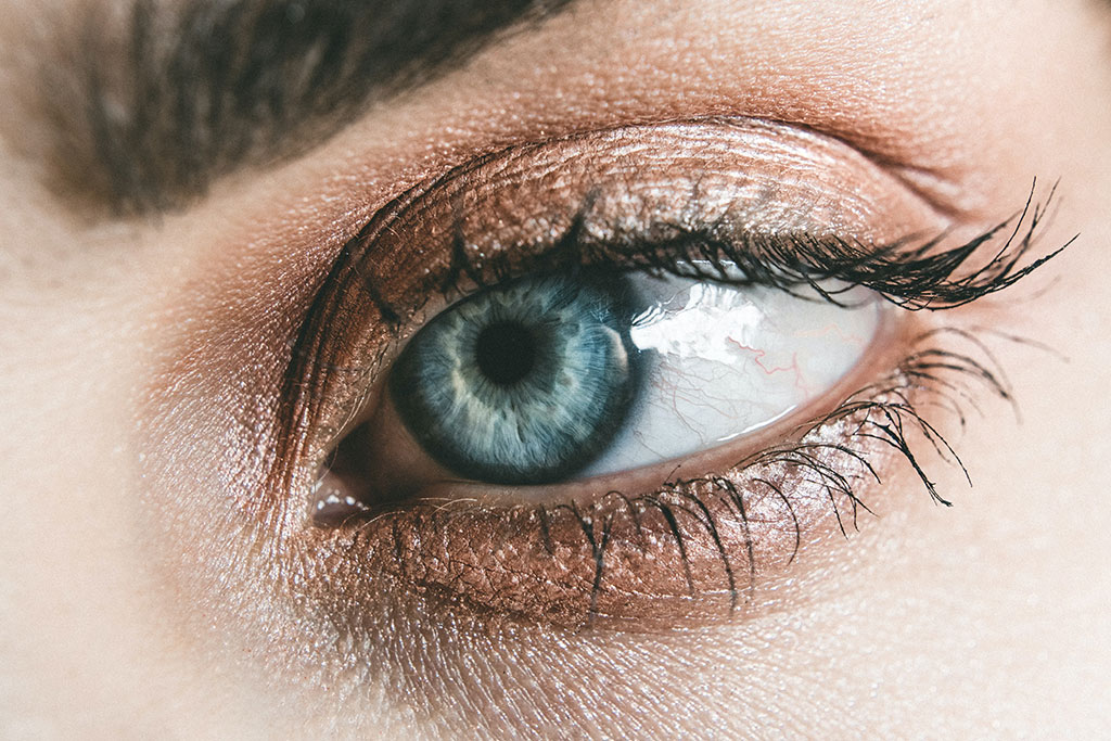 Mucho ojo las extensiones de pestañas» - ICQO | Instituto Clínico Quirúrgico de Oftalmología