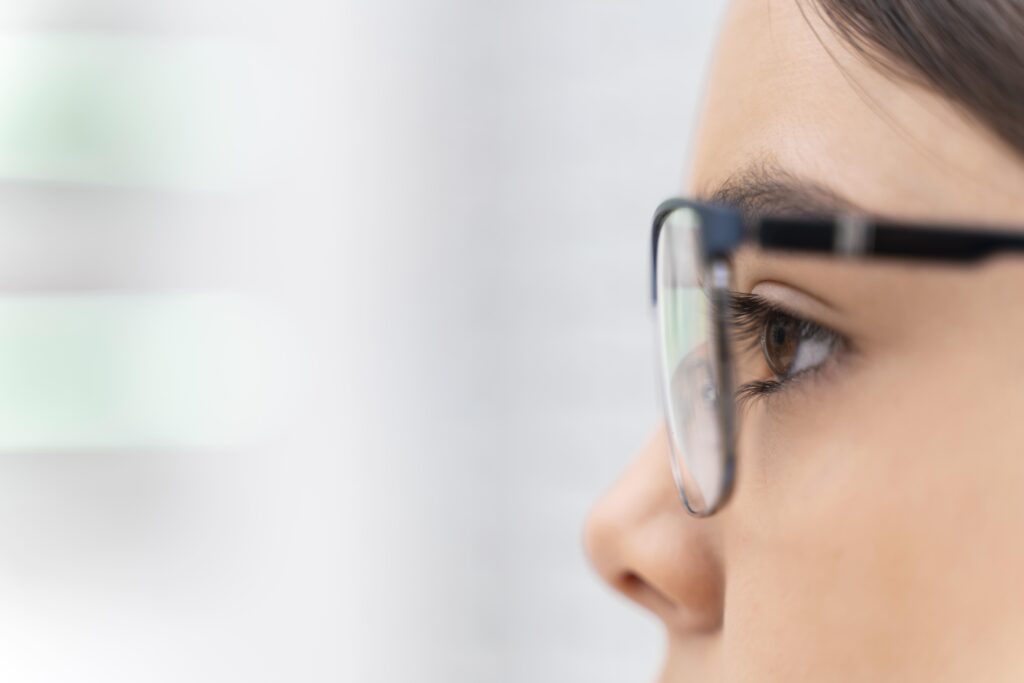 Chica con gafas